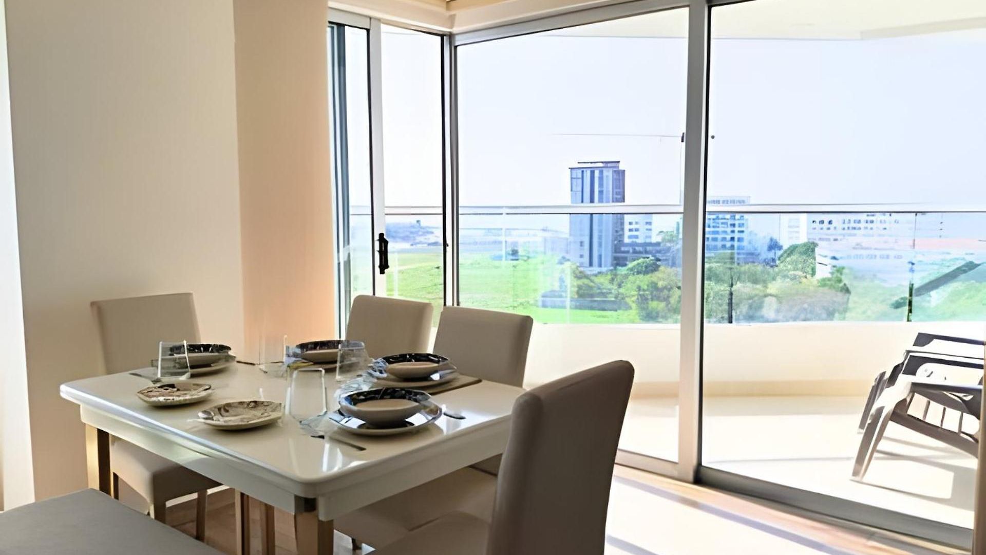 Jacuzzi Con Vista Al Mar, 3habitaciones, Cielo Mar