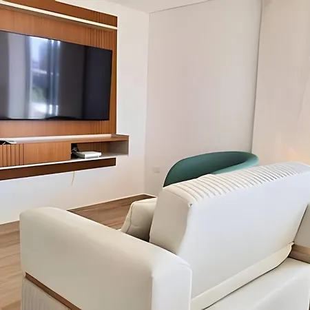 Jacuzzi Con Vista Al Mar, 3habitaciones, Cielo Mar